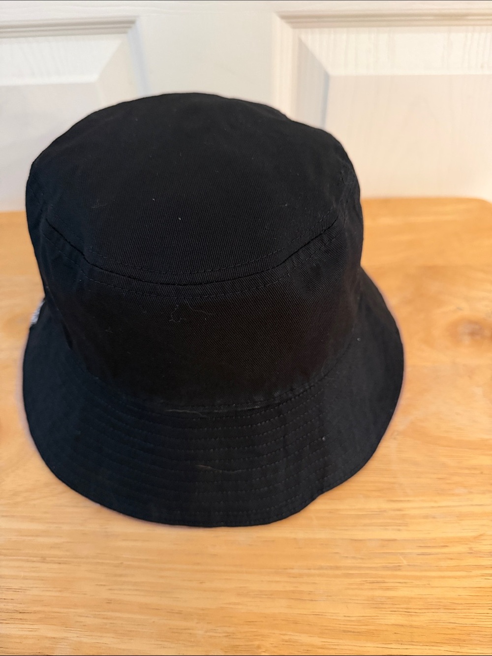 GRAV White/Black Reversible Graphic Bucket Hat - Picture 4 of 8